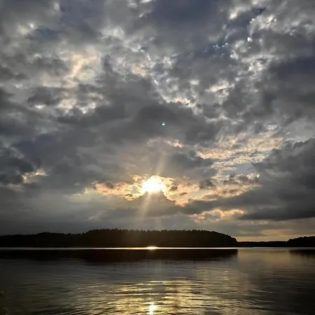 Zakatek Wdzydze -domek Nr 7 W Pierwszej Linii Od Jeziora Hébergement de vacances *