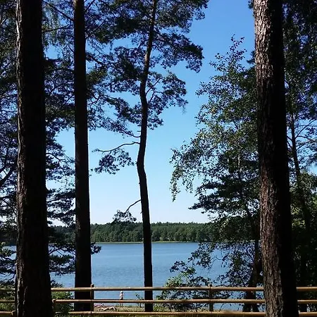 Сasa de vacaciones Zakatek Wdzydze -domek Nr 7 W Pierwszej Linii Od Jeziora Borsk