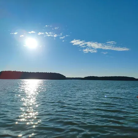 Сasa de vacaciones Zakatek Wdzydze -domek Nr 7 W Pierwszej Linii Od Jeziora Borsk