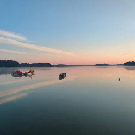 Zakatek Wdzydze -domek Nr 7 W Pierwszej Linii Od Jeziora Сasa de vacaciones