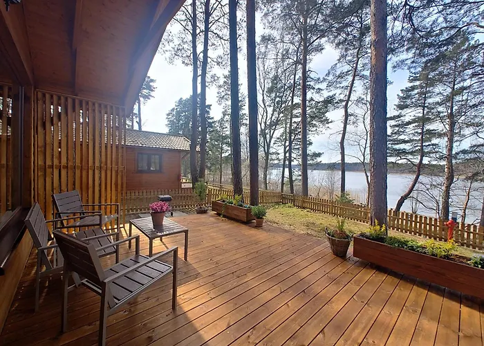 Дом отдыха Zakatek Wdzydze -domek Nr 7 W Pierwszej Linii Od Jeziora Борск